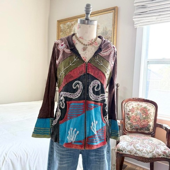 The Unbranded Brand Tops - Boho rising international multicolor‎ patchwork hoodie size large
